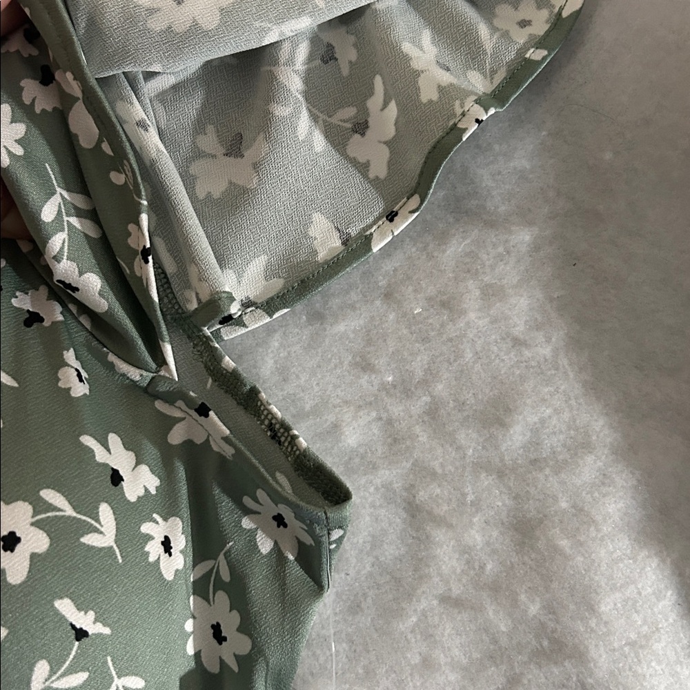 Derek Heart Sage Green Floral Flutter Sleeve Empire Waist Street Length Dress 1X - Picture 6 of 12
